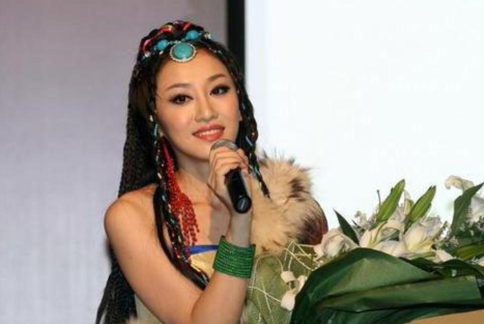 萨顶顶是谁(36岁的萨顶顶,走到今天能怪谁呢?跌落的口碑到底是回不去了)