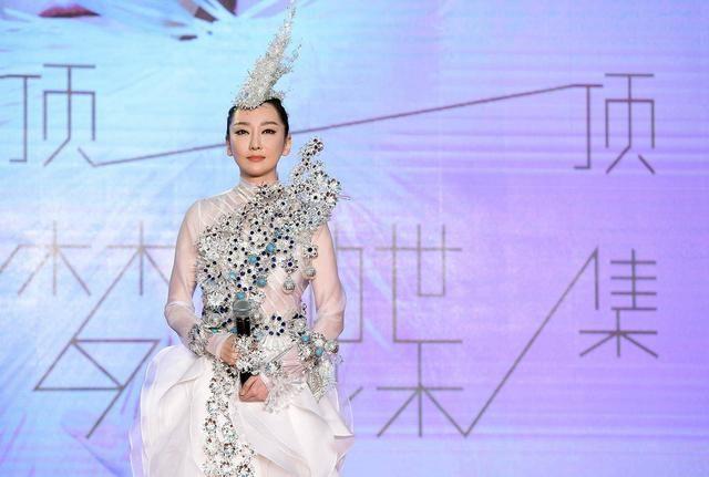 萨顶顶是谁(36岁的萨顶顶,走到今天能怪谁呢?跌落的口碑到底是回不去了)