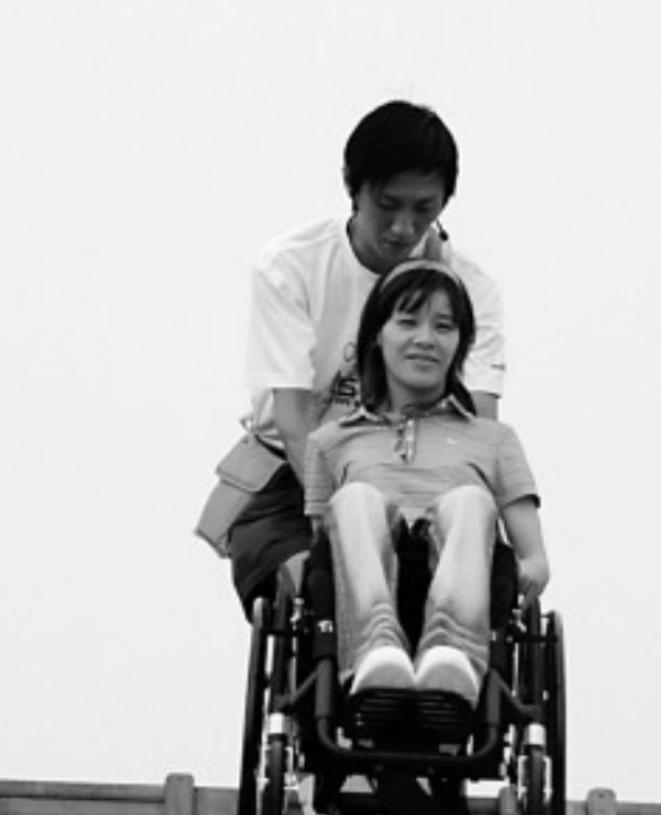 桑兰是谁(“跳马皇后”桑兰：17岁瘫痪，33岁冒死产子，被丈夫宠成公主)