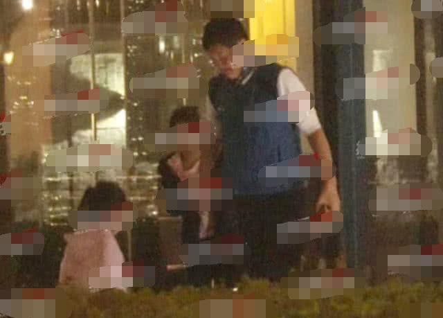 孙楠的老婆是谁(孙楠与妻子潘蔚双双幸福肥很有夫妻相,给老婆夹菜亲吻脸颊超有爱)