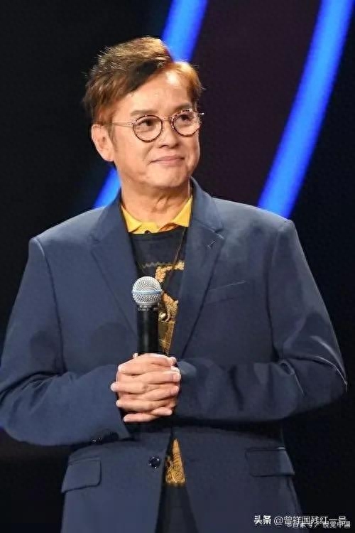 谭咏麟个人资料：80年代香港歌坛领头人 ，被誉为歌坛校长
