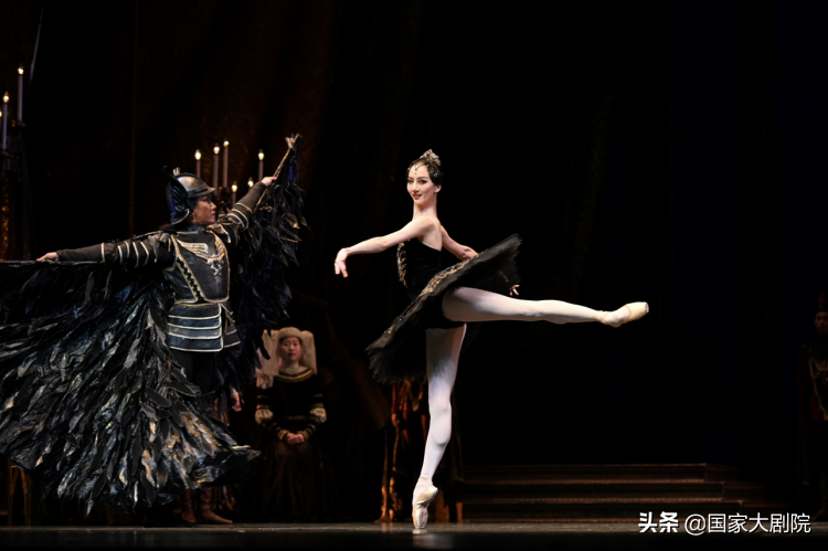 天鹅湖是谁创作的（柴科夫斯基芭蕾童话故事音乐会《天鹅湖》）