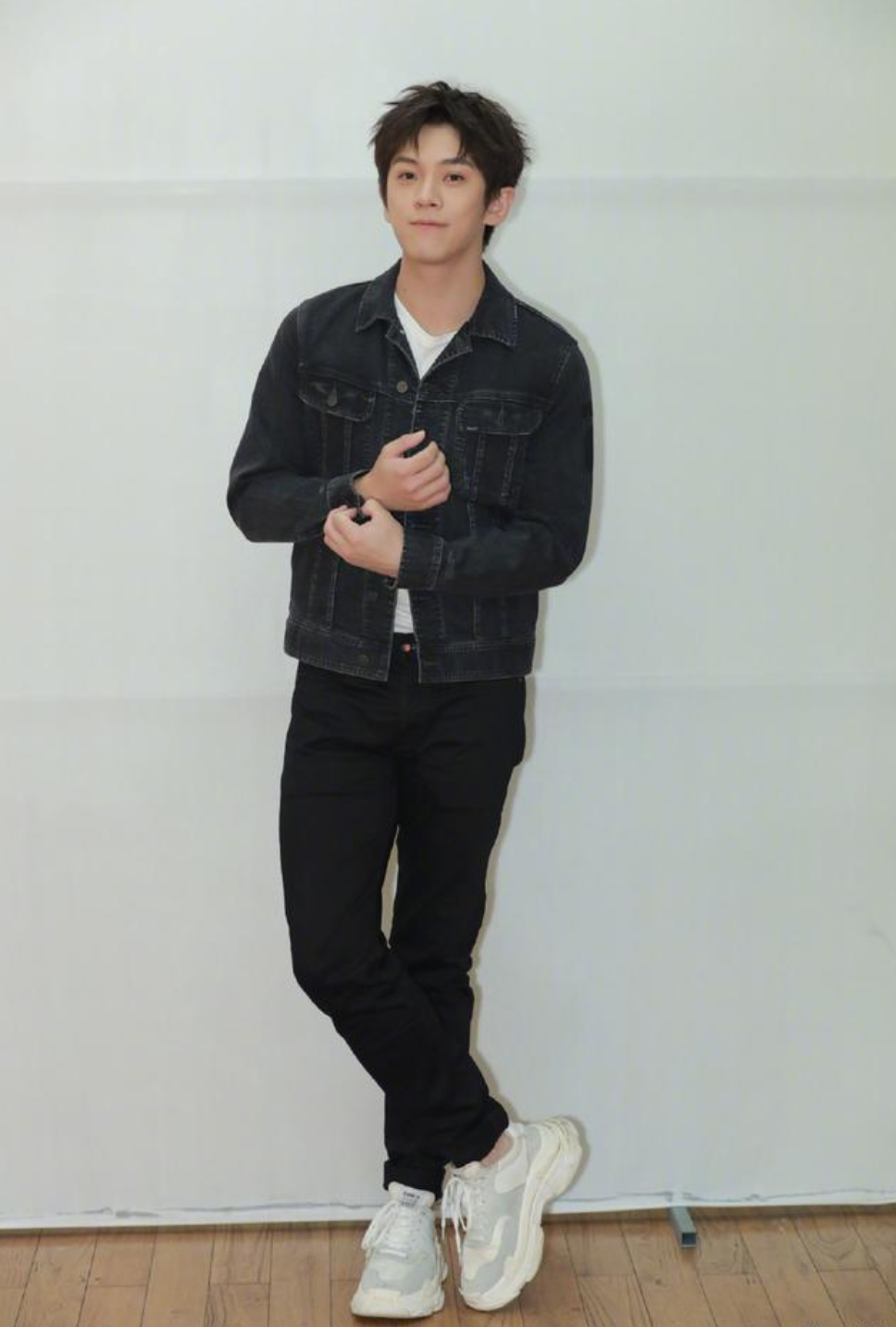 武艺爸爸是谁(快男萌系男神武艺,父亲居然是歌手武力,难怪颜值唱功俱佳)