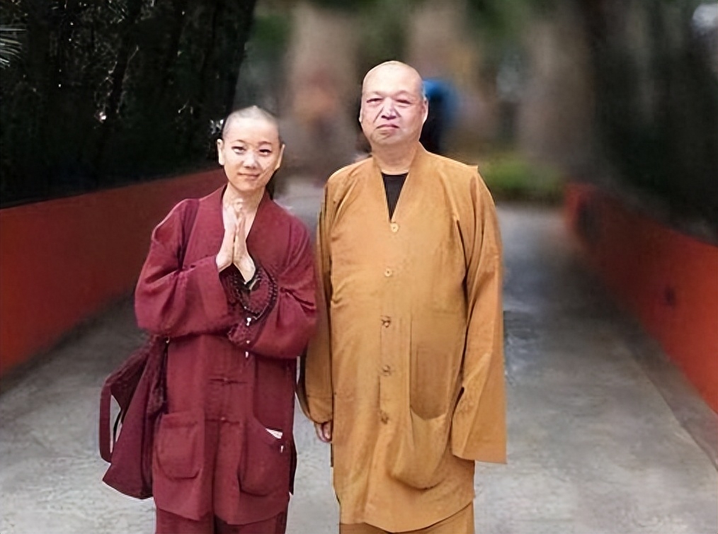 “小鸽子”胡雅斯个人资料：6岁出道，13岁隐退，31岁却剃度出家为尼