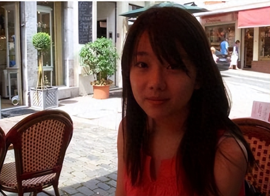 “小鸽子”胡雅斯个人资料：6岁出道，13岁隐退，31岁却剃度出家为尼