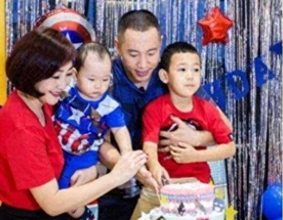 演员阿斯茹个人资料，嫁给瘫痪的谷智鑫，结婚9年生两子