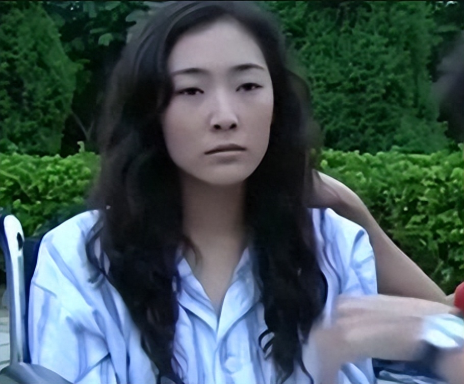 演员谷智鑫个人资料：34岁拍戏坠马瘫痪，女友照顾他9年，未办婚礼成遗憾