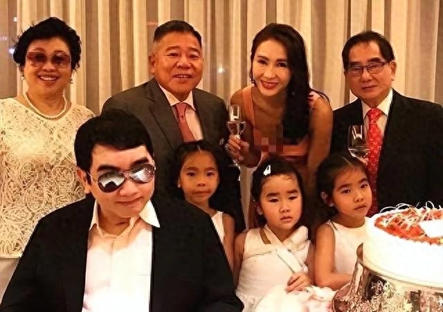 演员黎姿个人资料:嫁残疾丈夫生3个女儿,如今她还好吗?