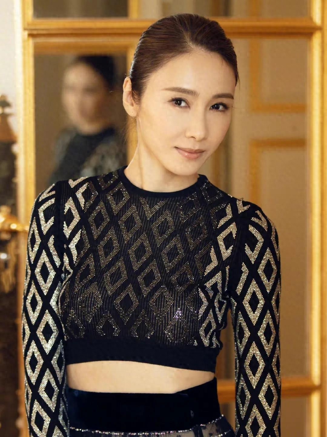 演员黎姿个人资料:嫁残疾丈夫生3个女儿,如今她还好吗?