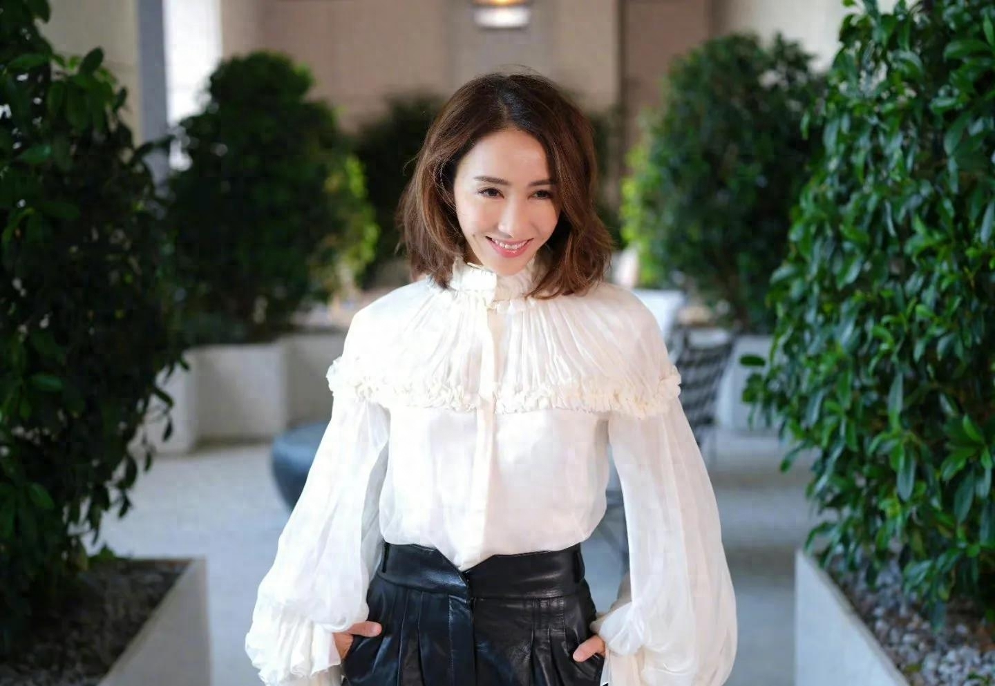 演员黎姿个人资料:嫁残疾丈夫生3个女儿,如今她还好吗?