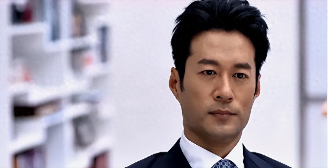 演员谭凯个人资料：51岁仍未婚，有北京户口依然选择定居青岛