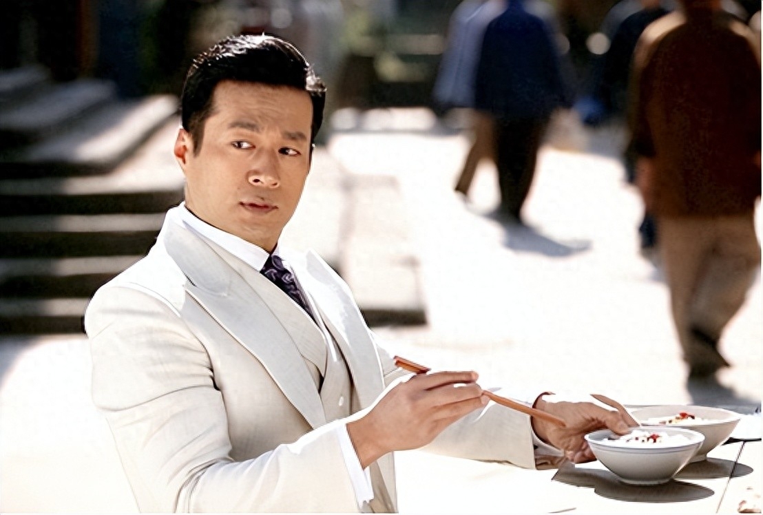 演员谭凯个人资料：51岁仍未婚，有北京户口依然选择定居青岛