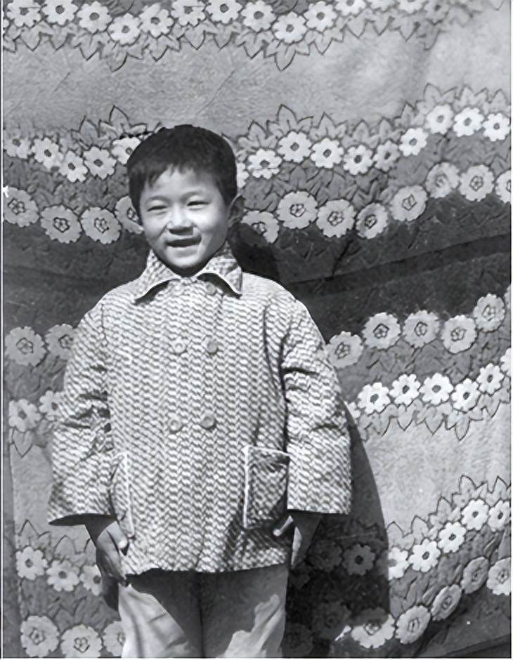 演员谭凯个人资料：51岁仍未婚，有北京户口依然选择定居青岛