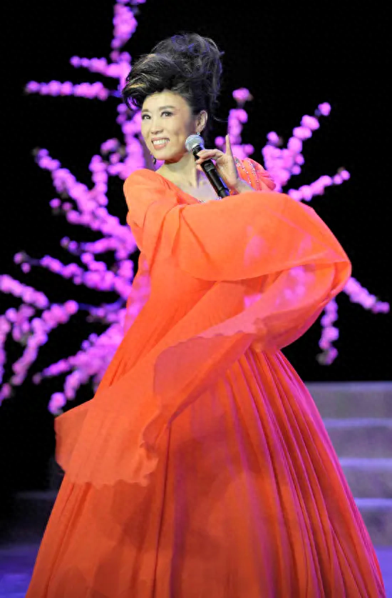 演员吴琼个人资料：我这辈子最正确的决定，就是和大11岁的婆婆处成姐妹