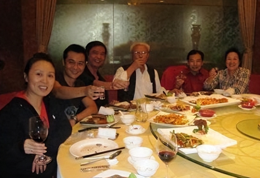 演员吴琼个人资料：我这辈子最正确的决定，就是和大11岁的婆婆处成姐妹