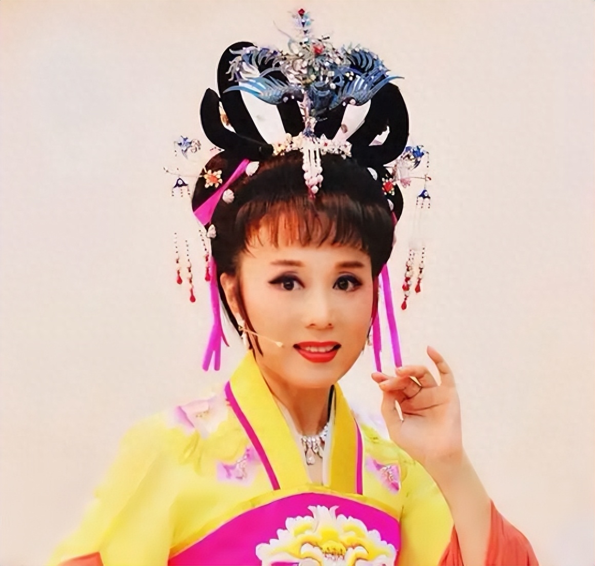 演员吴琼个人资料：我这辈子最正确的决定，就是和大11岁的婆婆处成姐妹