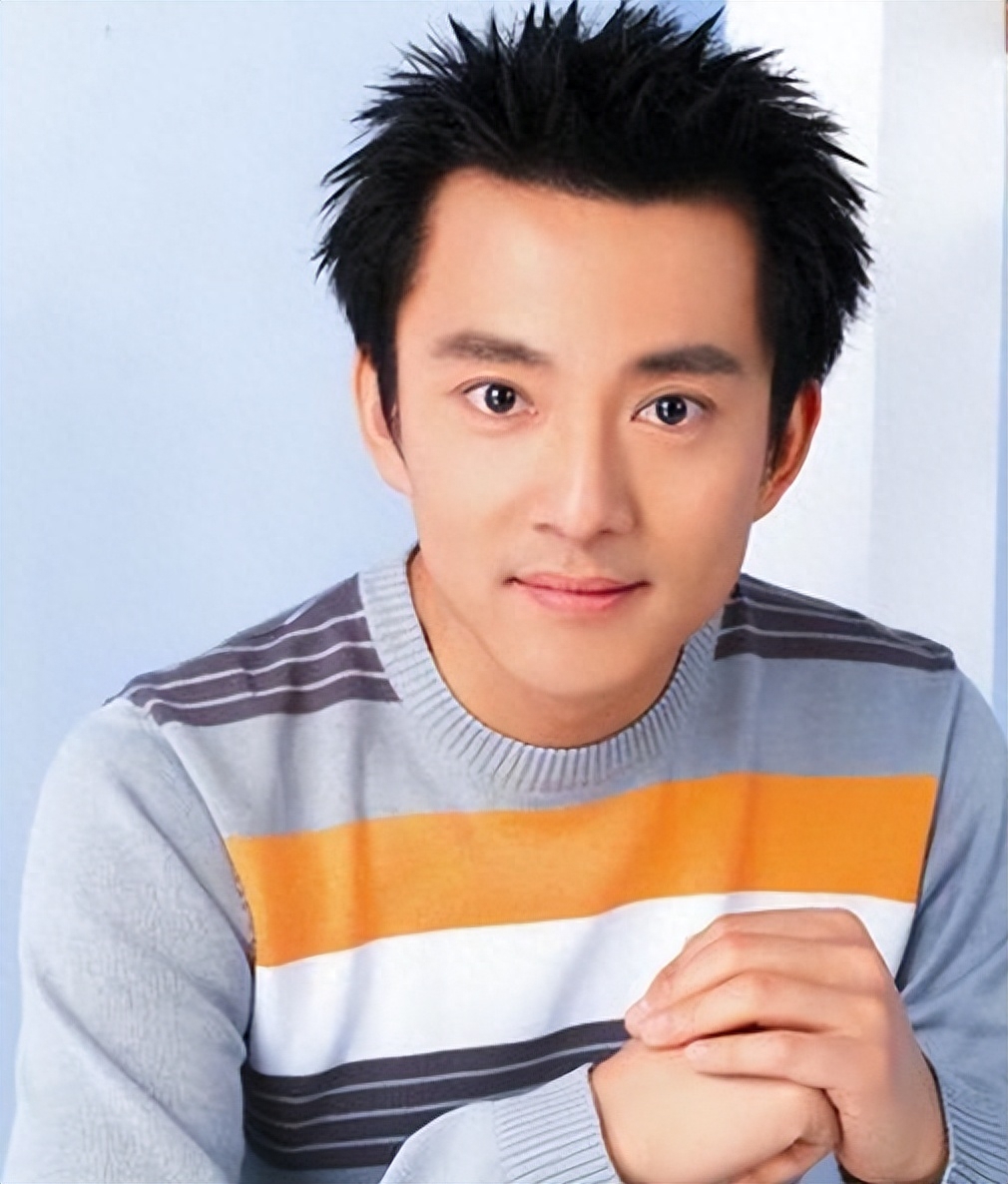 “央视才子”亚宁个人资料：被迫转型成总裁，53岁已满头白发婚姻成谜