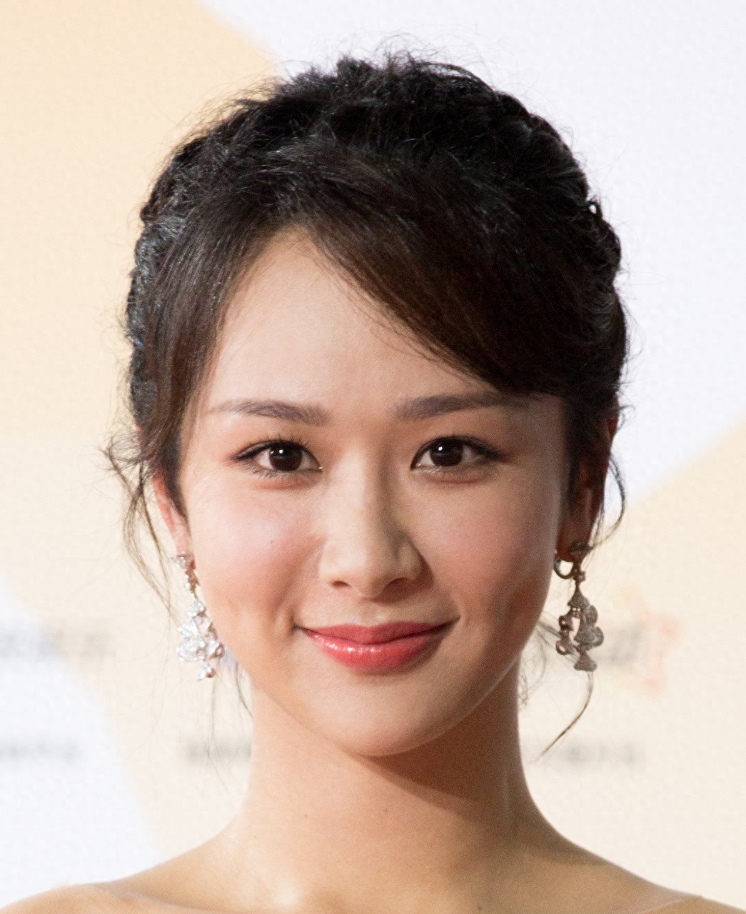 杨紫个人资料，从邻家女孩到仙女，这变化也太大了吧