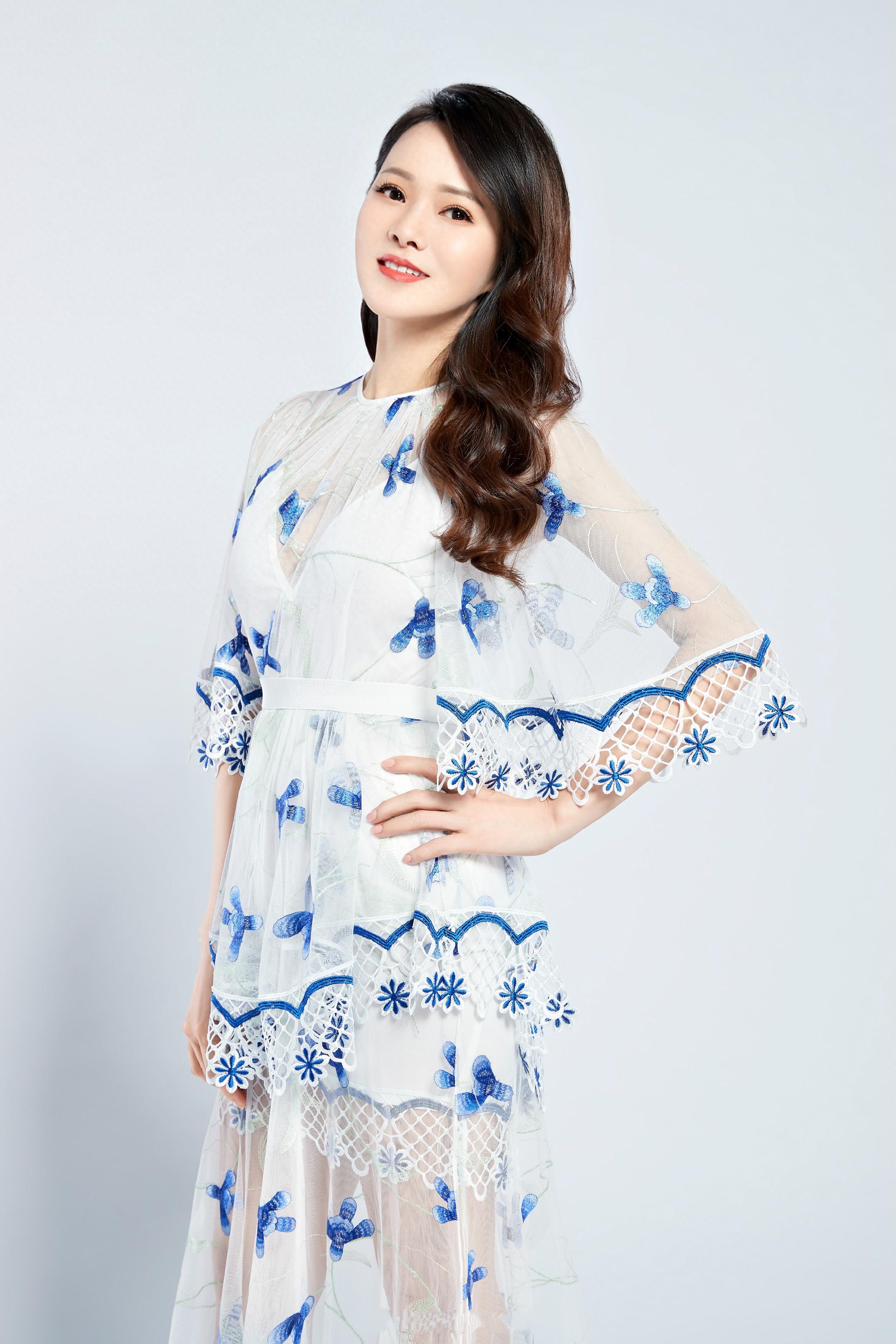 伊能静个人资料：再婚嫁沈阳籍小丈夫，风险再高也要做妈妈