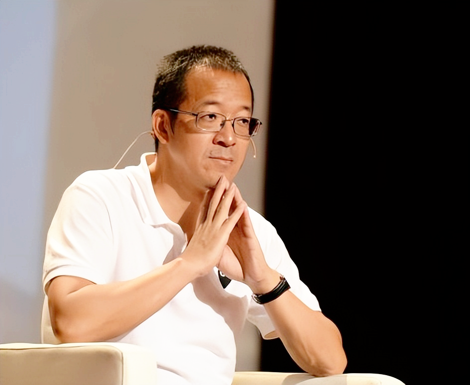 俞敏洪老婆是谁(“凤凰男”俞敏洪:婚前卑微婚后弱势,岳父是我做人的榜样)