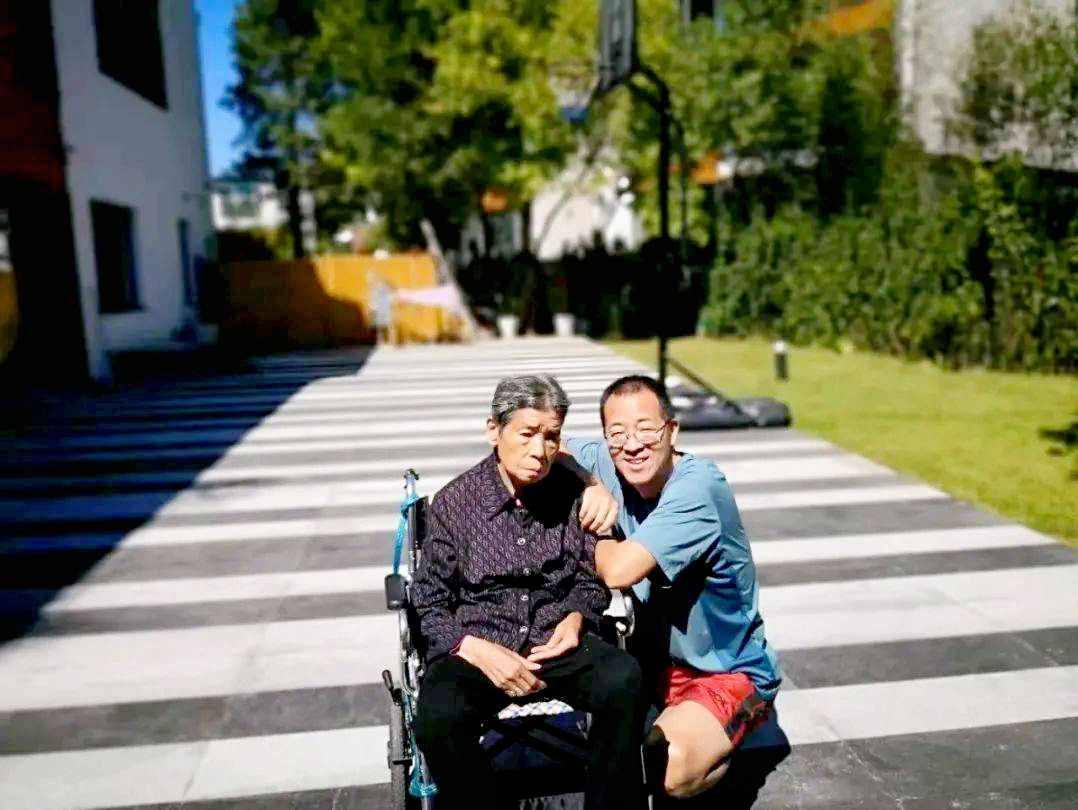 俞敏洪老婆是谁(“凤凰男”俞敏洪:婚前卑微婚后弱势,岳父是我做人的榜样)