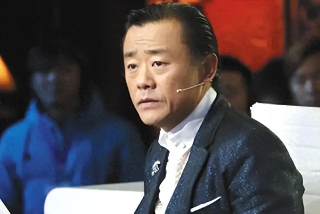 周立波个人资料：看破红尘终退圈，注销工作室不再演出，专心美国养老！