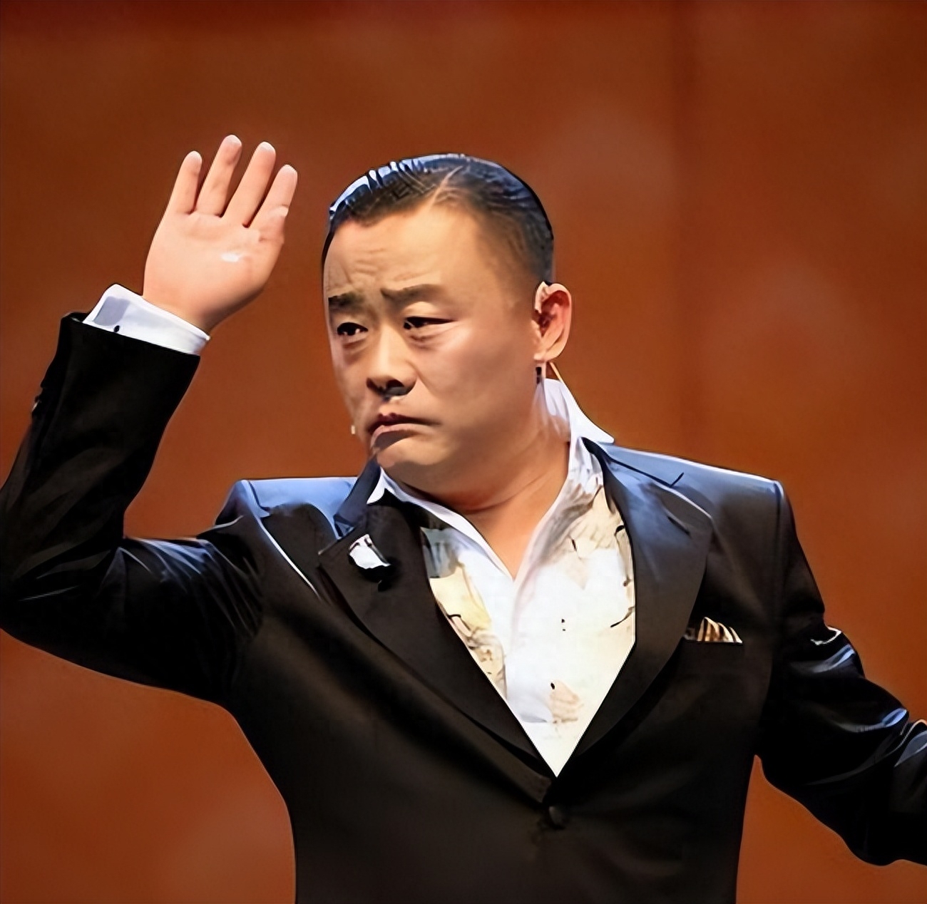 周立波 个人资料，魅力有多大，能让女粉丝张洁不离不弃