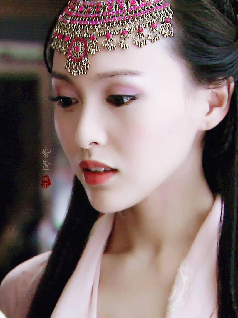 紫萱是谁演的(唐嫣的紫萱,让不少观众第一眼惊为天人)