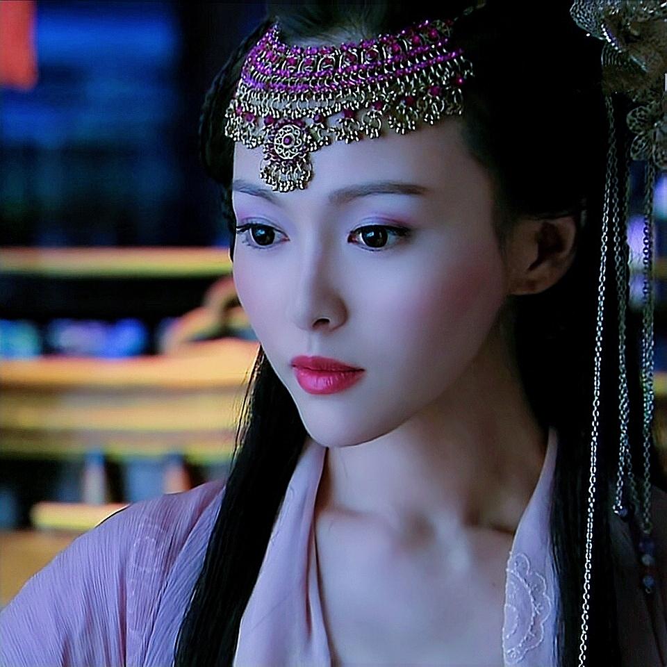 紫萱是谁演的(唐嫣的紫萱,让不少观众第一眼惊为天人)