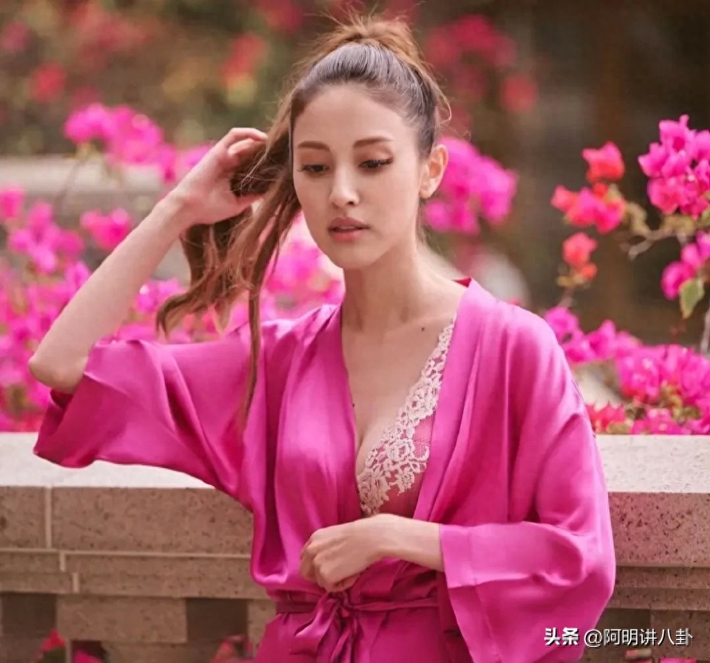 “最美港姐”陈凯琳个人资料：身材丰满，混血颜值美如娇花，太让人沉迷了吧